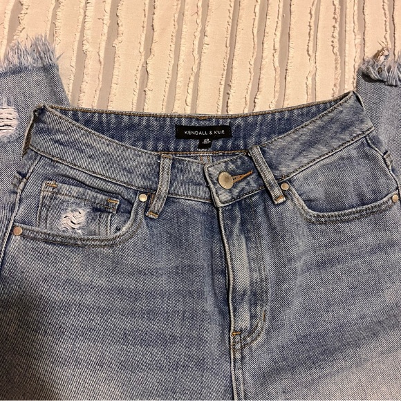 Kendall and Kylie Distressed Jeans - Picture 3 of 9